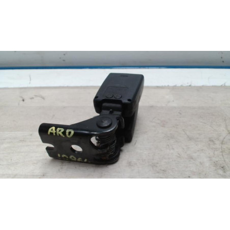 Attache ceinture arriere droit FORD FIESTA 6 PHASE 1 d’occasion