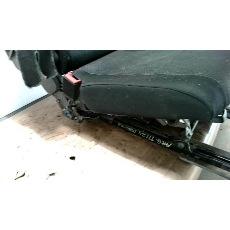 Siege arriere gauche OPEL MERIVA B PHASE 1 d’occasion