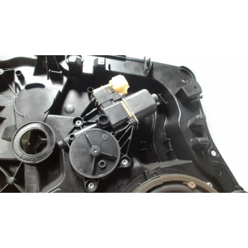 Leve vitre electrique avant gauche FORD FIESTA 6 PHASE 1 d’occasion