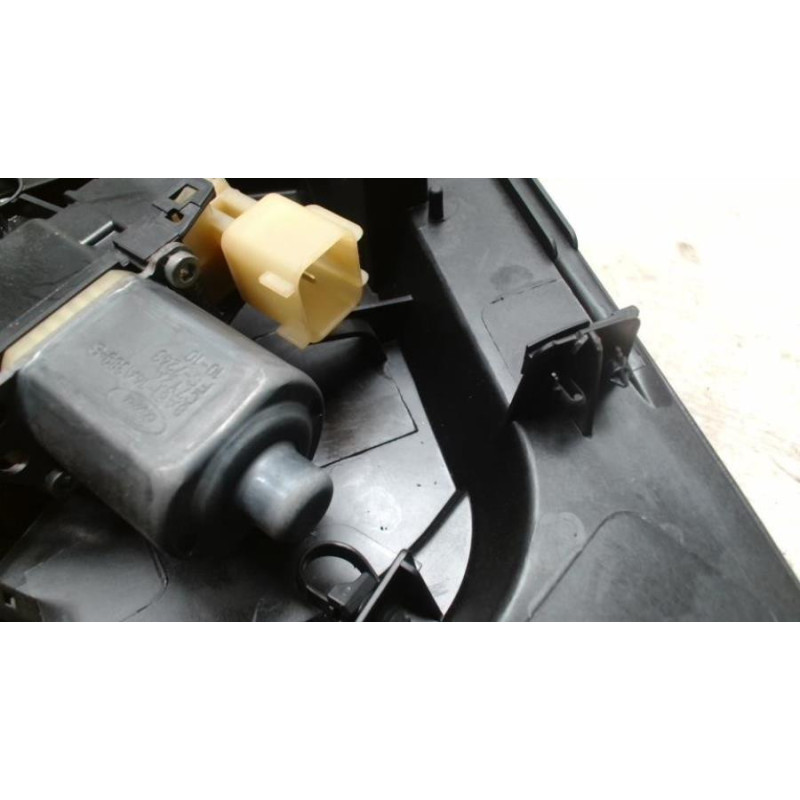 Leve vitre electrique avant gauche FORD FIESTA 6 PHASE 1 d’occasion