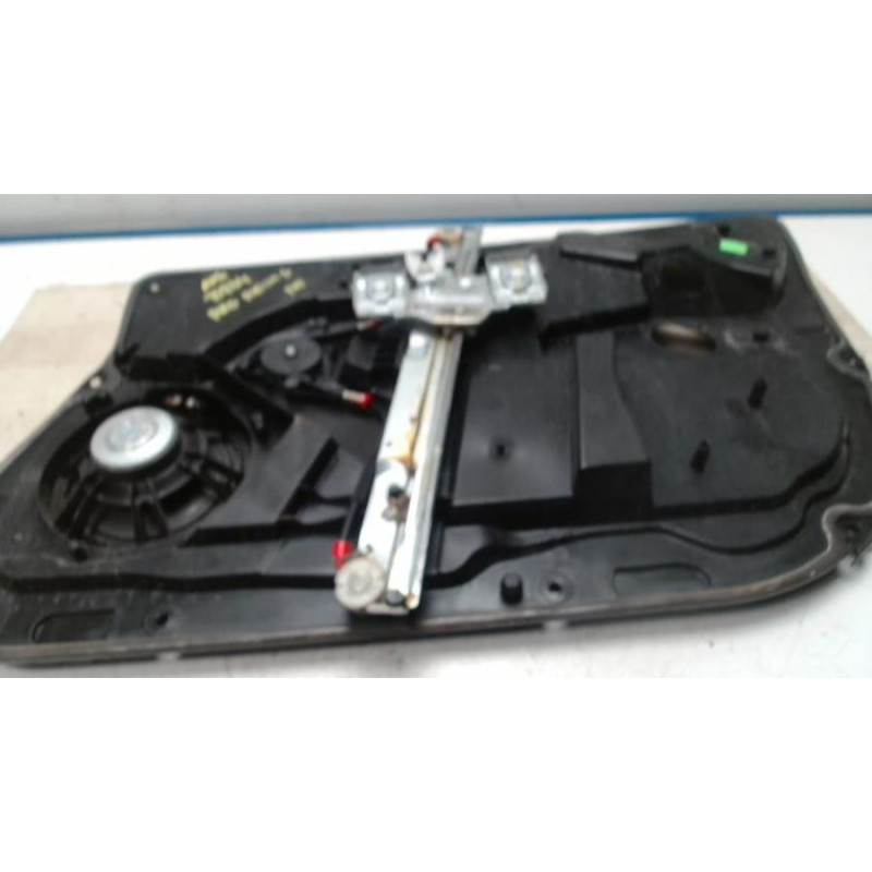Leve vitre electrique avant gauche FORD FIESTA 6 PHASE 1 d’occasion
