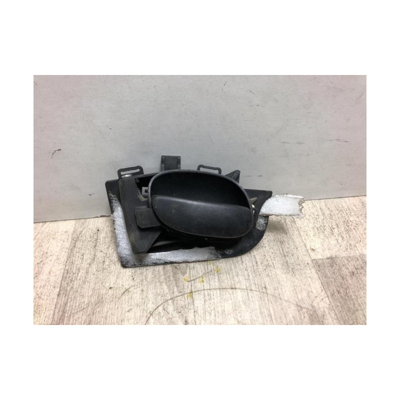 Poignee interieur avant gauche PEUGEOT 206+ d’occasion