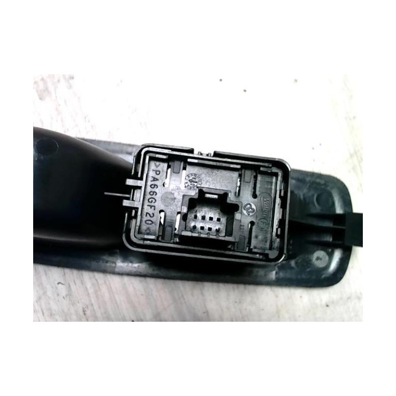 Interrupteur de leve vitre arriere droit RENAULT SCENIC 3 PHASE 1 d’occasion