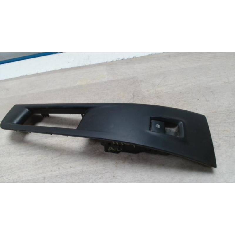 Interrupteur de leve vitre avant droit OPEL MERIVA B PHASE 1 d’occasion