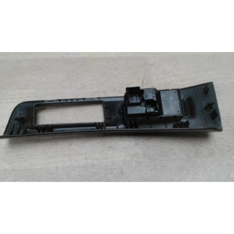 Interrupteur de leve vitre avant droit OPEL MERIVA B PHASE 1 d’occasion