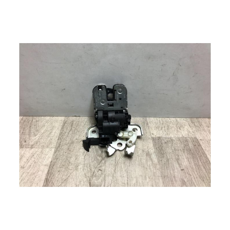 Serrure de coffre AUDI A3 2 SPORTBACK PHASE 2 d’occasion
