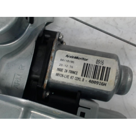 Leve vitre electrique avant droit PEUGEOT 207 PHASE 1 d’occasion