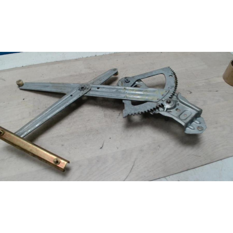 Leve vitre mecanique avant droit PEUGEOT 205 PHASE 2 d’occasion