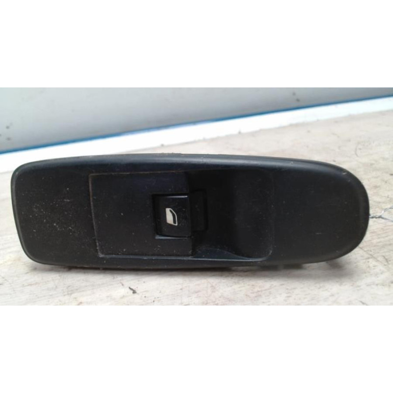 Interrupteur de leve vitre avant droit CITROEN C4 PICASSO 1 PHASE 2 d’occasion