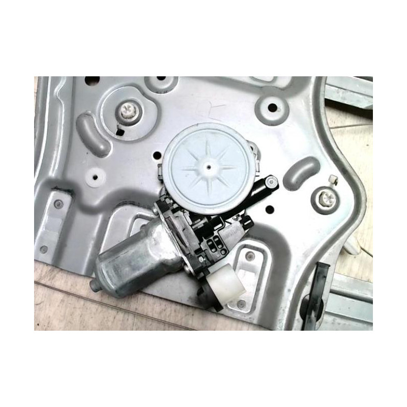 Leve vitre electrique avant droit MITSUBISHI GRANDIS d’occasion