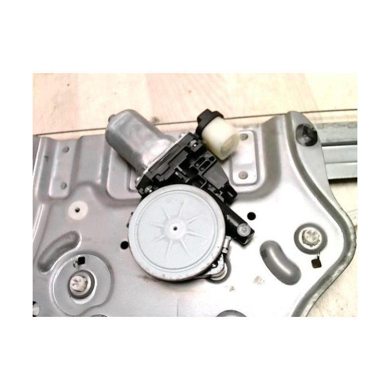 Leve vitre electrique avant gauche MITSUBISHI GRANDIS d’occasion