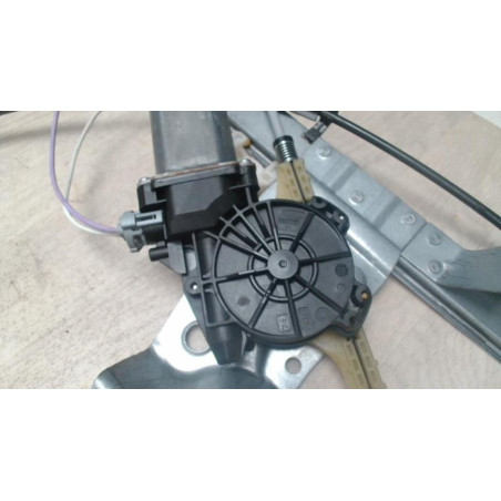 Leve vitre electrique avant droit RENAULT KANGOO 2 PHASE 1 d’occasion