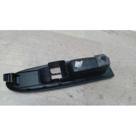 Interrupteur de leve vitre avant gauche RENAULT CLIO 2 PHASE 2 d’occasion