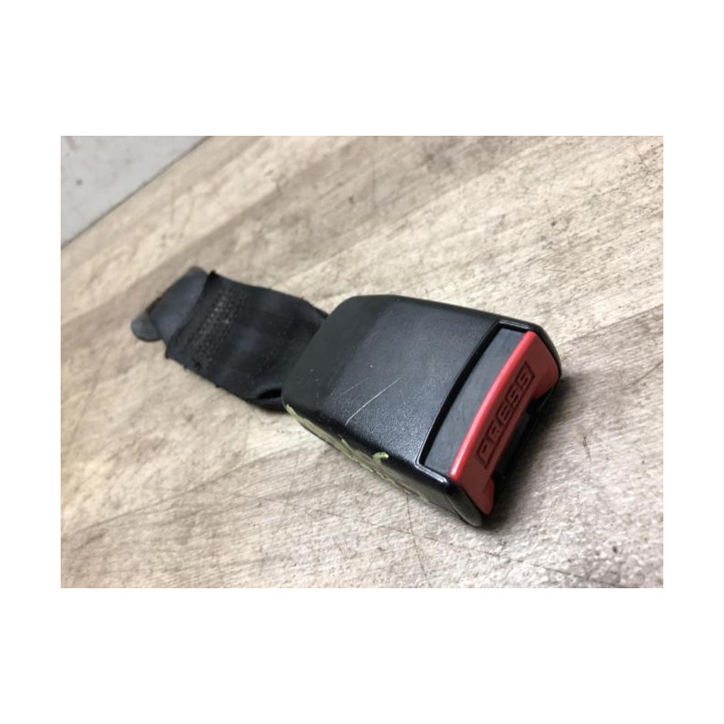 Attache ceinture arriere droit PEUGEOT 106 PHASE 2 d’occasion