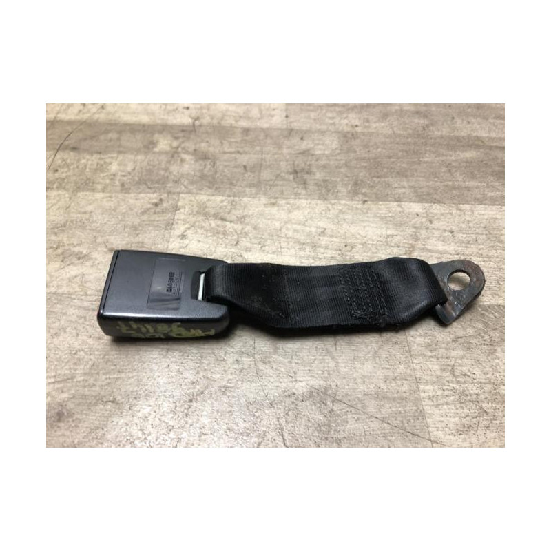 Attache ceinture arriere droit PEUGEOT 106 PHASE 2 d’occasion