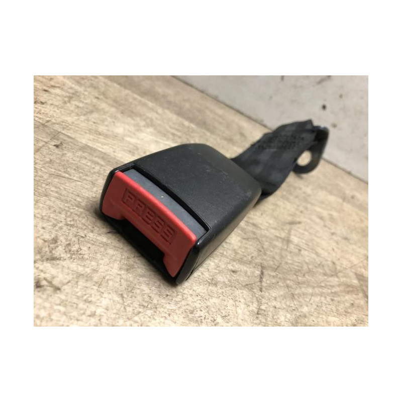 Attache ceinture arriere centrale PEUGEOT 106 PHASE 2 d’occasion