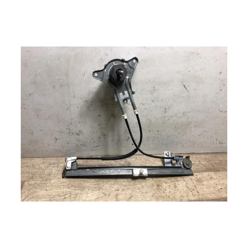 Leve vitre mecanique arriere droit PEUGEOT 106 PHASE 2 d’occasion
