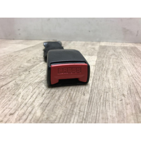 Attache ceinture arriere centrale PEUGEOT 106 PHASE 2 d’occasion