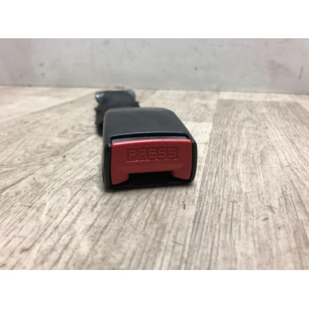 Attache ceinture arriere centrale PEUGEOT 106 PHASE 2 d’occasion