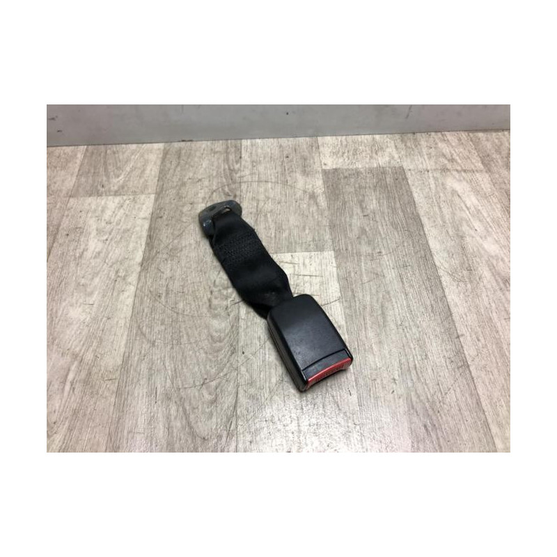 Attache ceinture arriere centrale PEUGEOT 106 PHASE 2 d’occasion