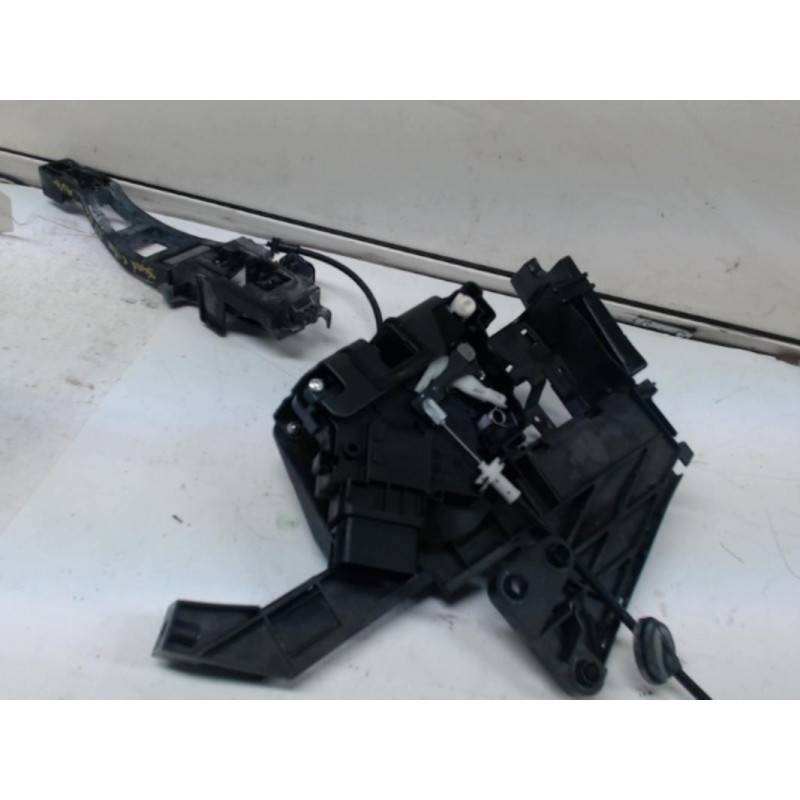 Serrure avant gauche FORD C-MAX d’occasion