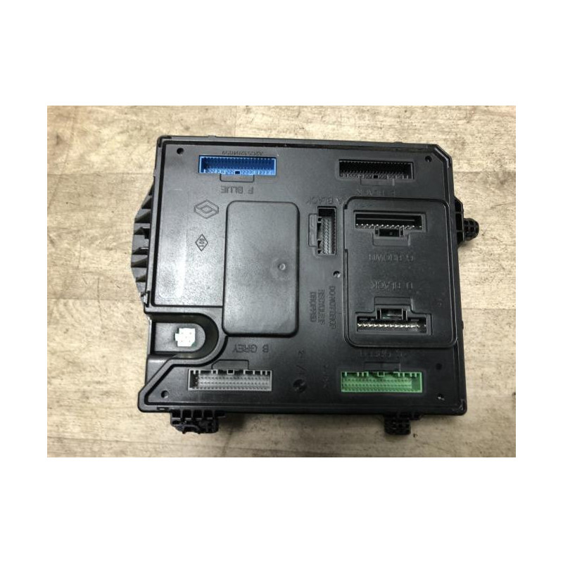 Boitier servitude moteur (BSM) RENAULT MEGANE 3 PHASE 1 d’occasion