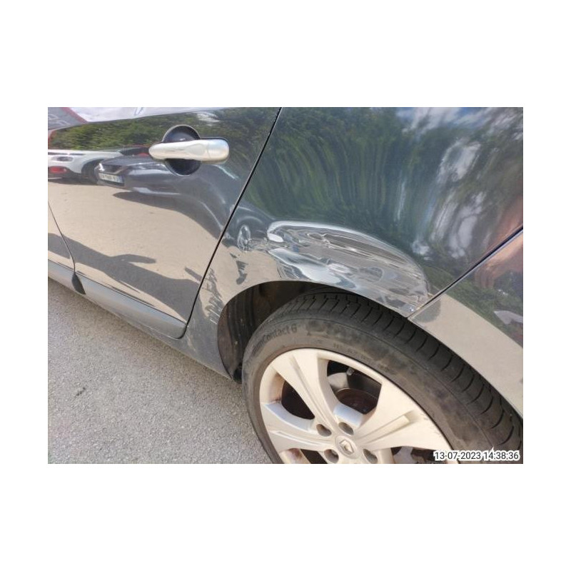 Coffre à batterie RENAULT MEGANE 3 PHASE 1 d’occasion