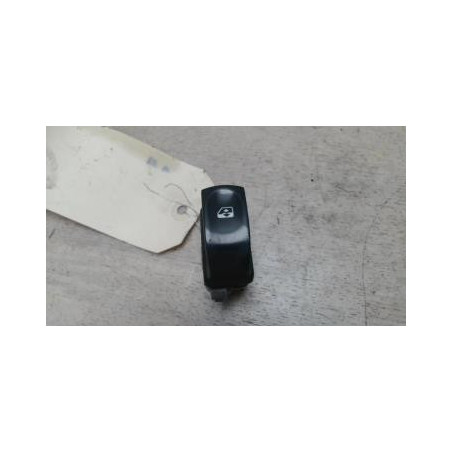 Interrupteur de leve vitre avant droit RENAULT CLIO 3 PHASE 2 d’occasion