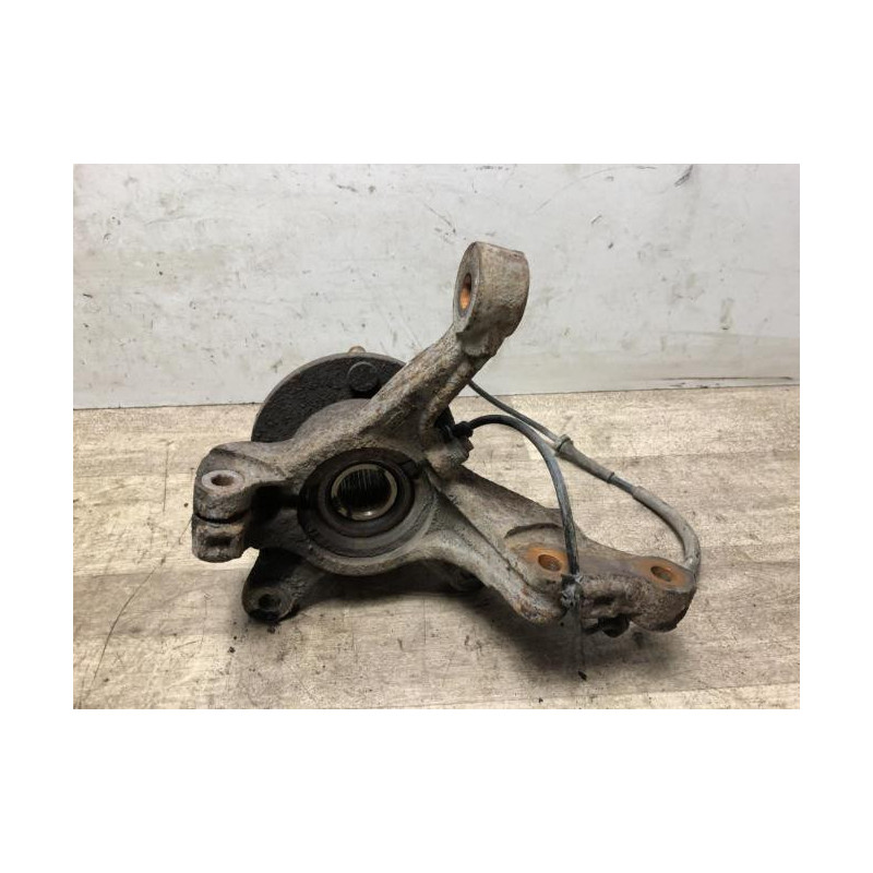 Fusee avant gauche FORD FIESTA 6 PHASE 1 d’occasion