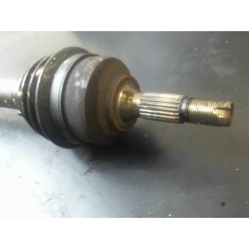 Cardan droit (transmission) PEUGEOT 207 PHASE 1 d’occasion