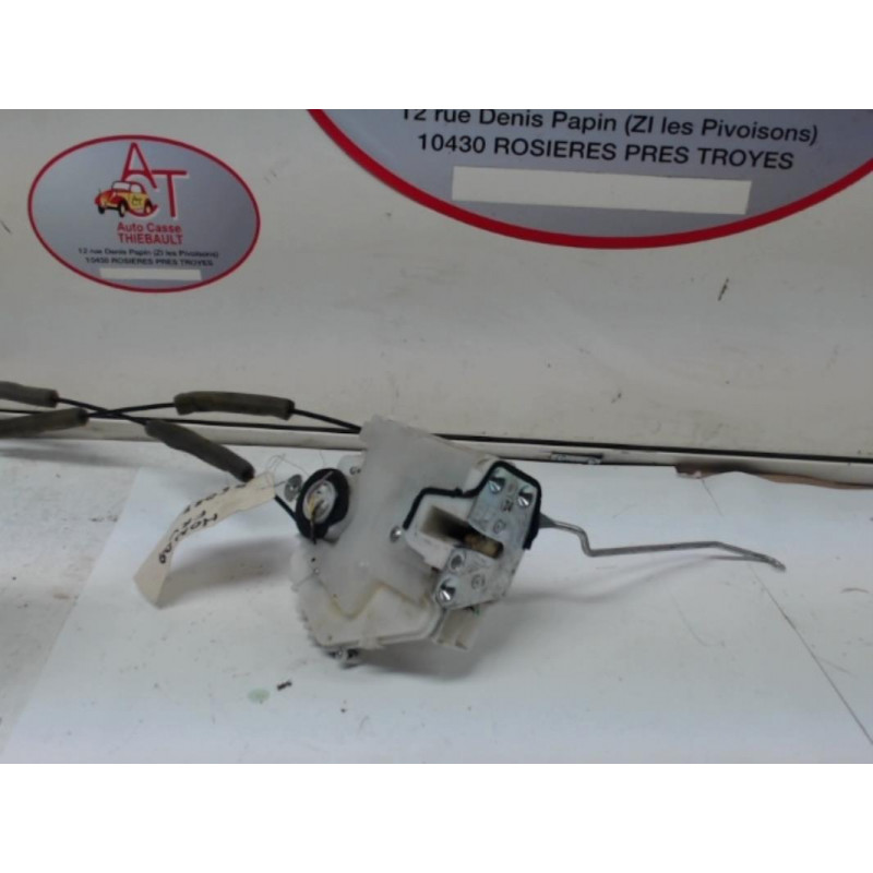 Serrure avant droit HONDA FR-V 2.2 CDTI d’occasion