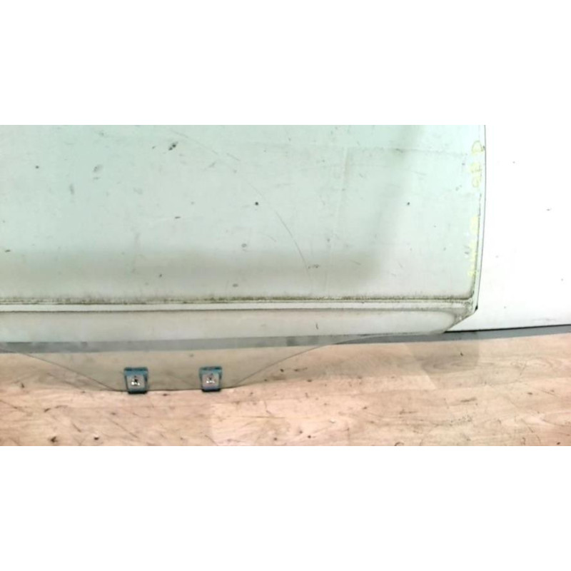 Vitre arriere droit MITSUBISHI GRANDIS d’occasion