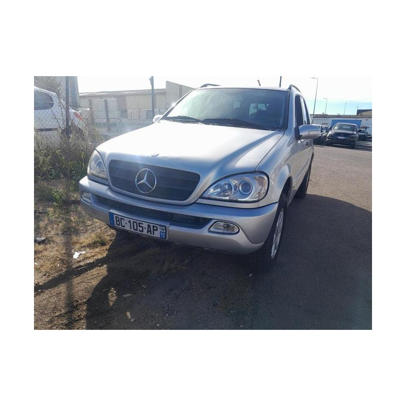 Vitre arriere droit MERCEDES CLASSE M 163 PHASE 1 d’occasion