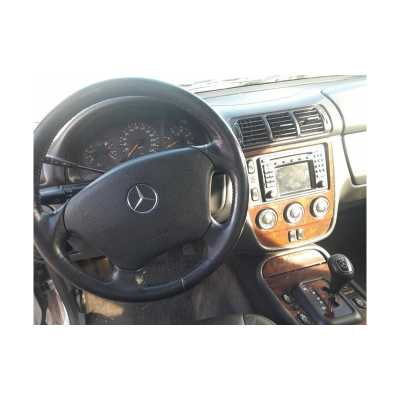 Vitre arriere droit MERCEDES CLASSE M 163 PHASE 1 d’occasion