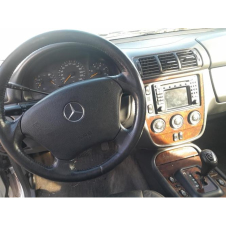 Vitre arriere droit MERCEDES CLASSE M 163 PHASE 1 d’occasion