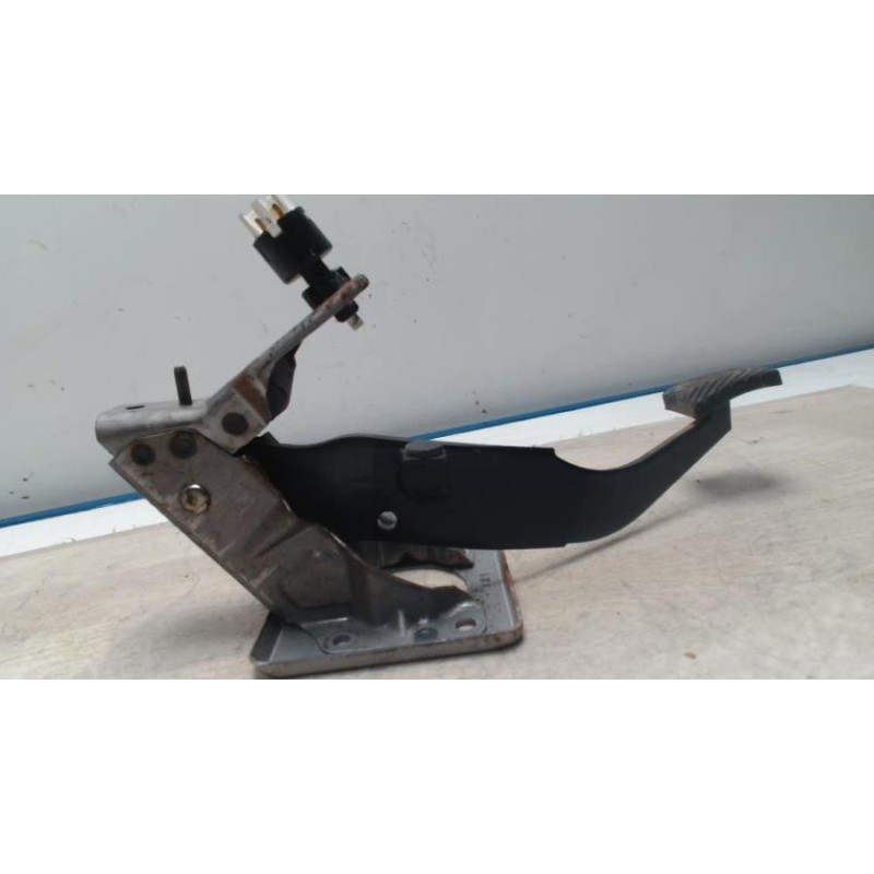 Pedalier de frein MITSUBISHI GRANDIS d’occasion