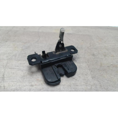 Serrure de coffre VOLKSWAGEN GOLF 4 d’occasion