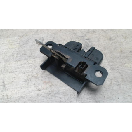 Serrure de coffre VOLKSWAGEN GOLF 4 d’occasion