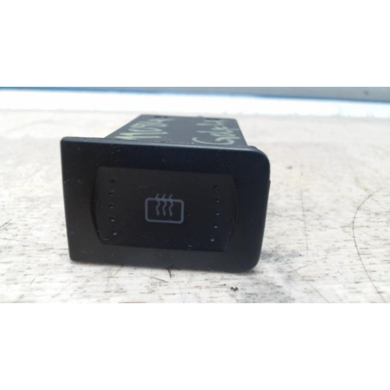 Commande degivrage lunette arriere VOLKSWAGEN GOLF 4 d’occasion