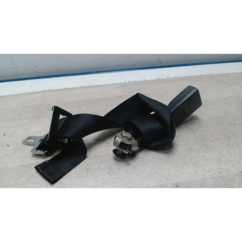 Attache ceinture arriere droit VOLKSWAGEN GOLF 4 d’occasion