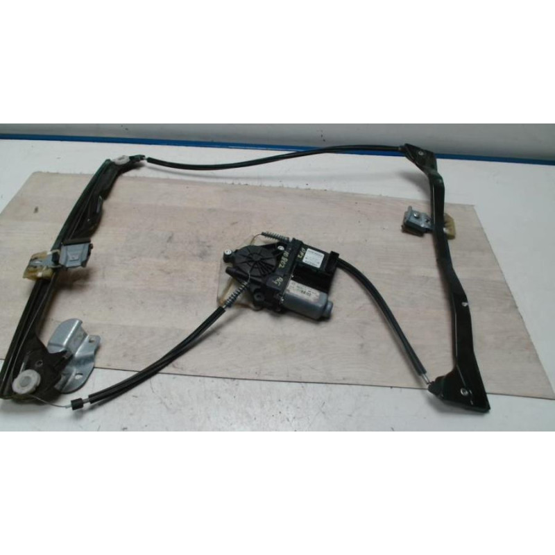 Leve vitre electrique avant gauche VOLKSWAGEN TOURAN 1 PHASE 2 d’occasion