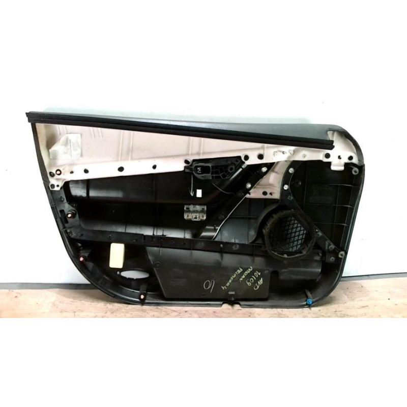 Panneau de porte avant droit NISSAN PRIMERA 4 d’occasion