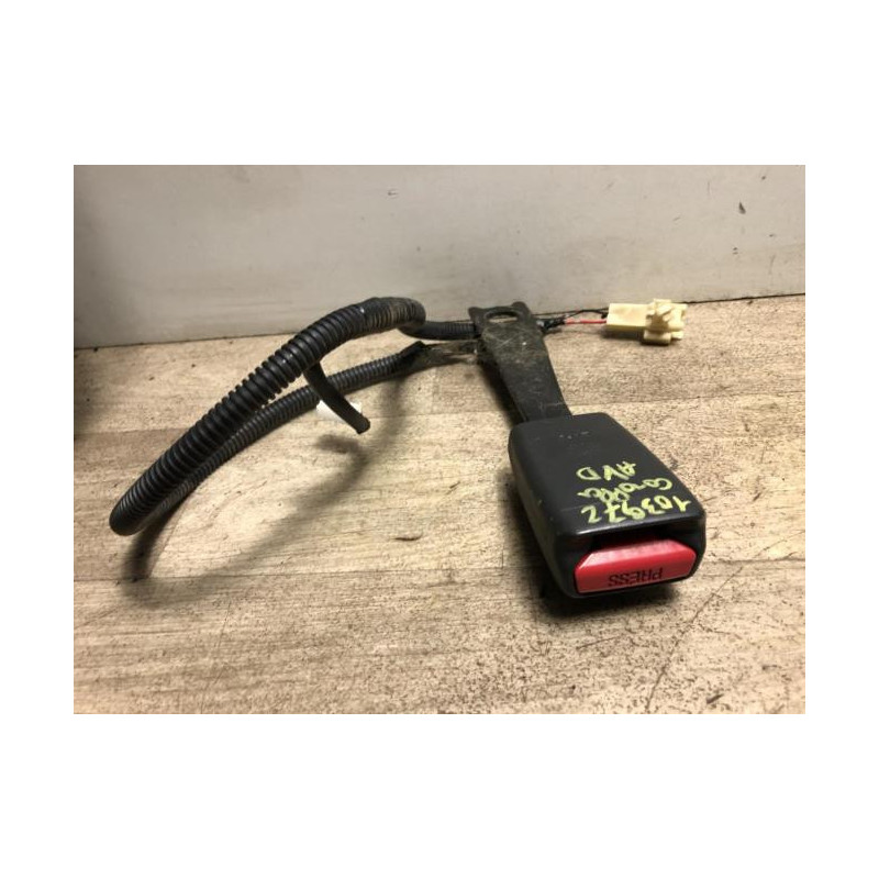 Attache ceinture avant droit TOYOTA COROLLA 10 PHASE 2 d’occasion