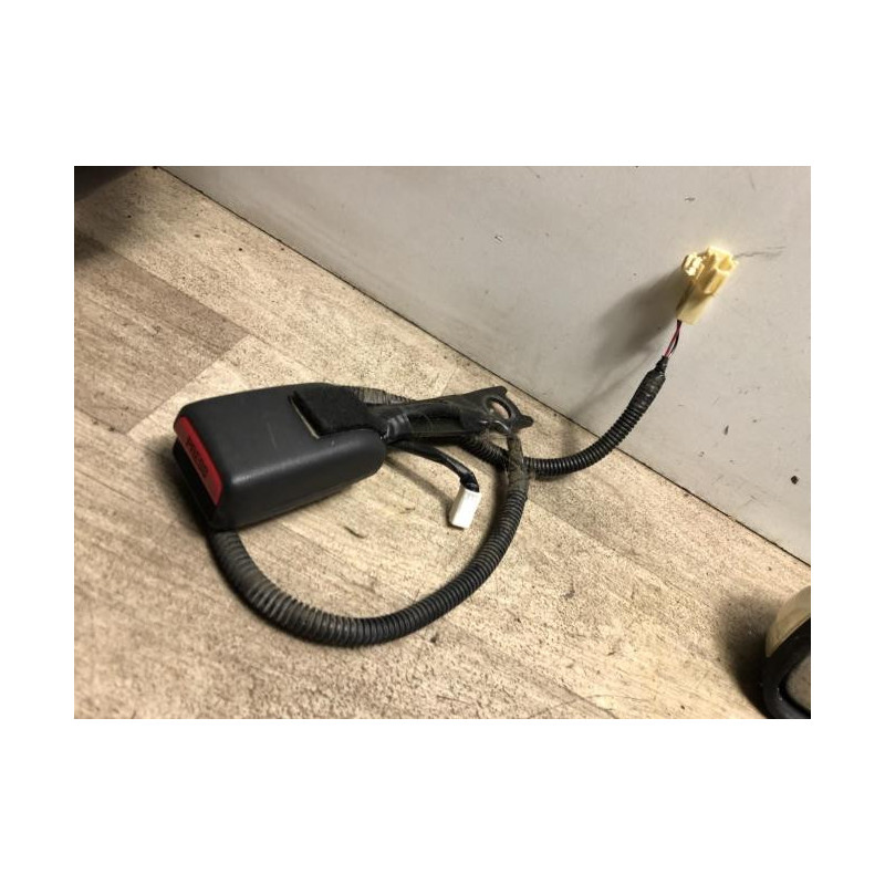 Attache ceinture avant droit TOYOTA COROLLA 10 PHASE 2 d’occasion