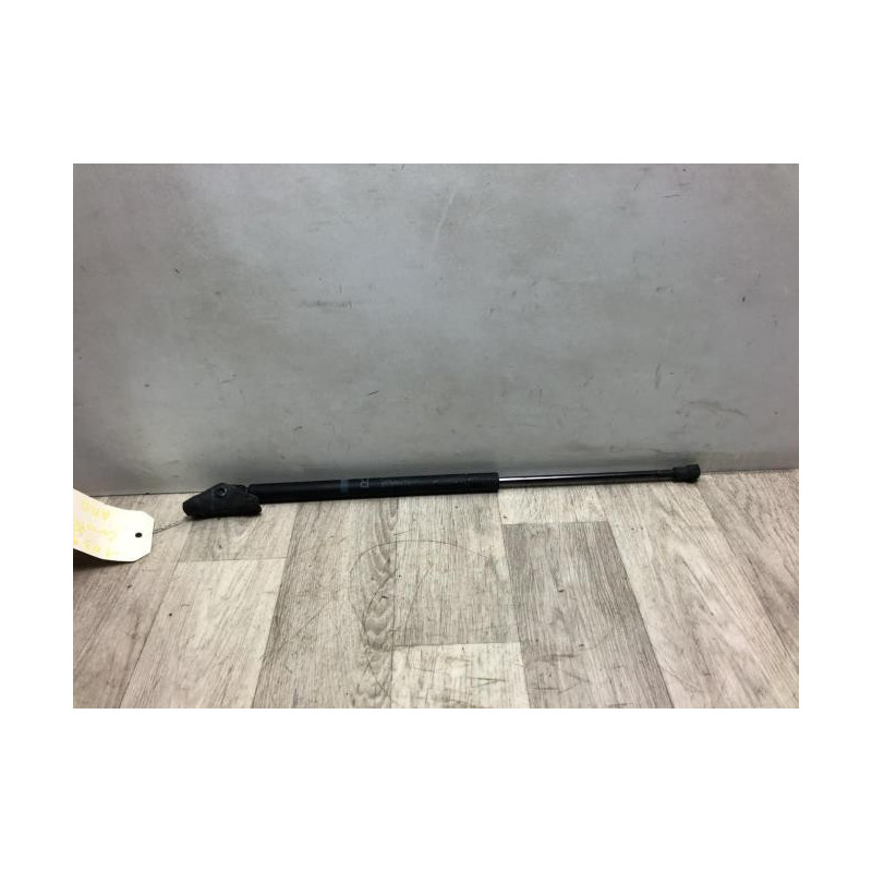 Verin de coffre droit TOYOTA COROLLA 10 PHASE 2 d’occasion