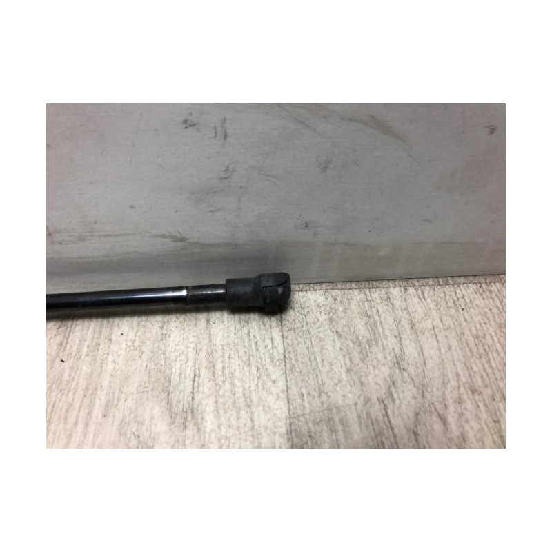 Verin de coffre droit TOYOTA COROLLA 10 PHASE 2 d’occasion