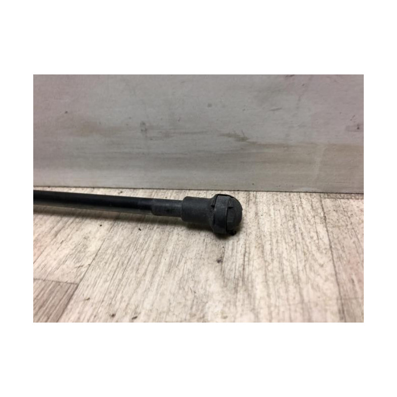 Verin de coffre gauche TOYOTA COROLLA 10 PHASE 2 d’occasion