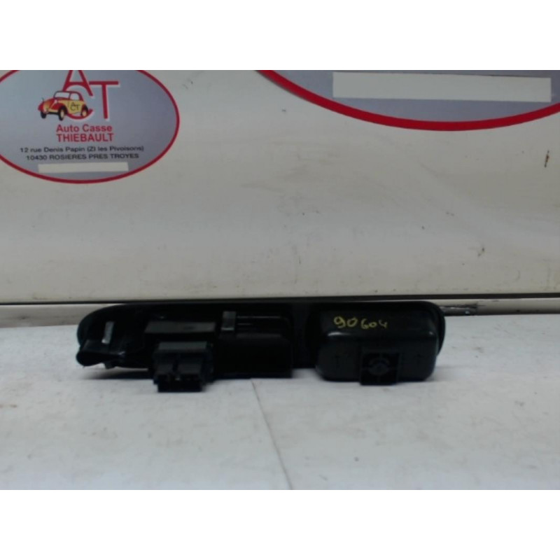 Interrupteur de leve vitre avant droit PEUGEOT 307 PHASE 2 d’occasion