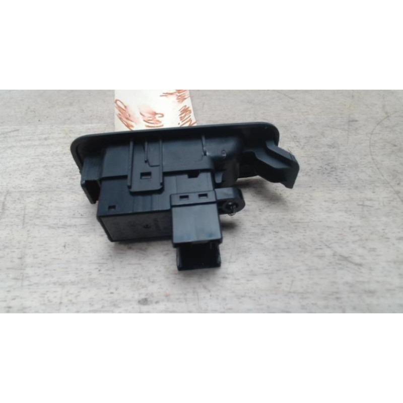 Interrupteur de leve vitre avant droit NISSAN PRIMERA 4 d’occasion