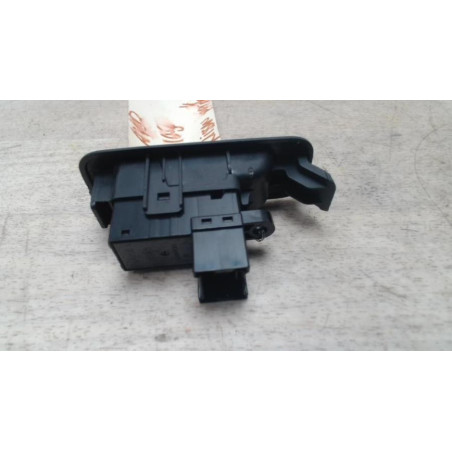 Interrupteur de leve vitre avant droit NISSAN PRIMERA 4 d’occasion